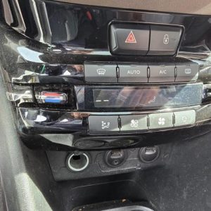 PEUGEOT 2008 1 PHASE 1